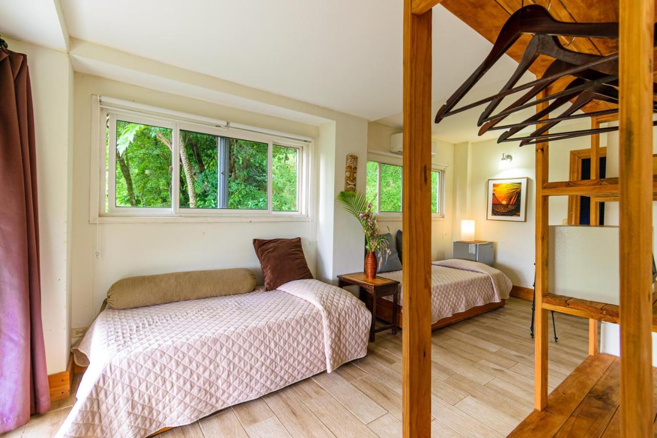 Funky Monkey Lodge Playa Santa Teresa  Екстер'єр фото