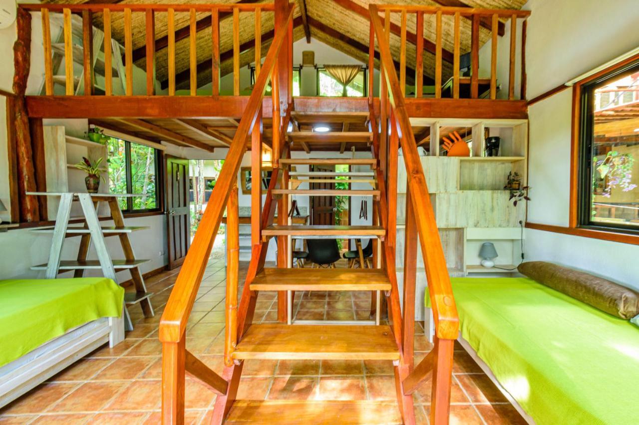 Funky Monkey Lodge Playa Santa Teresa  Екстер'єр фото