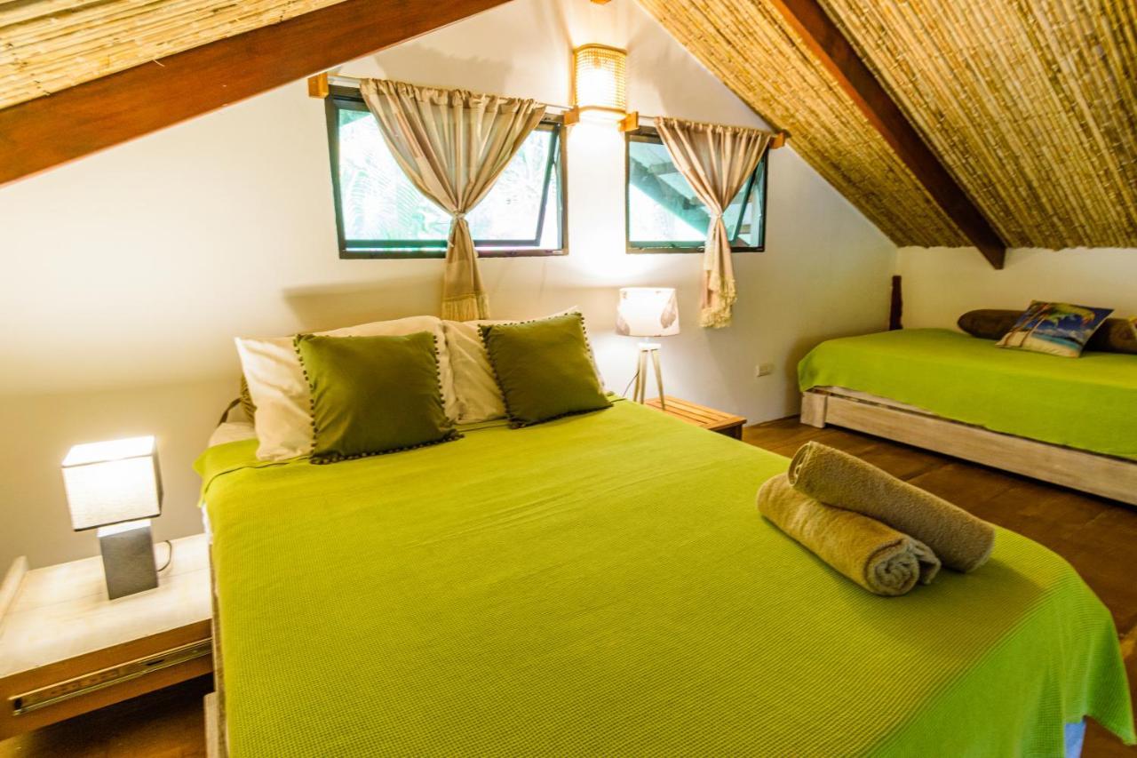 Funky Monkey Lodge Playa Santa Teresa  Екстер'єр фото