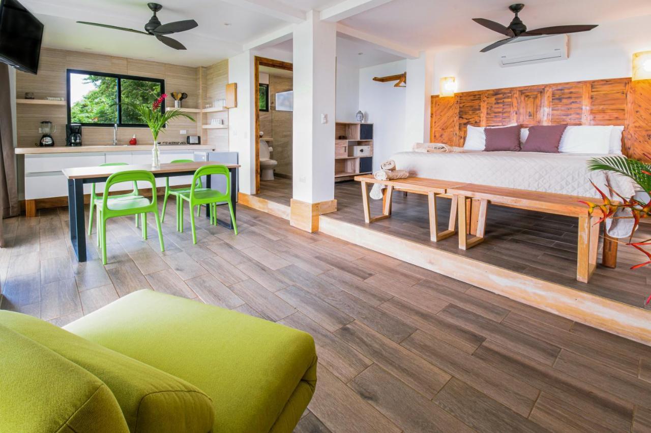Funky Monkey Lodge Playa Santa Teresa  Екстер'єр фото