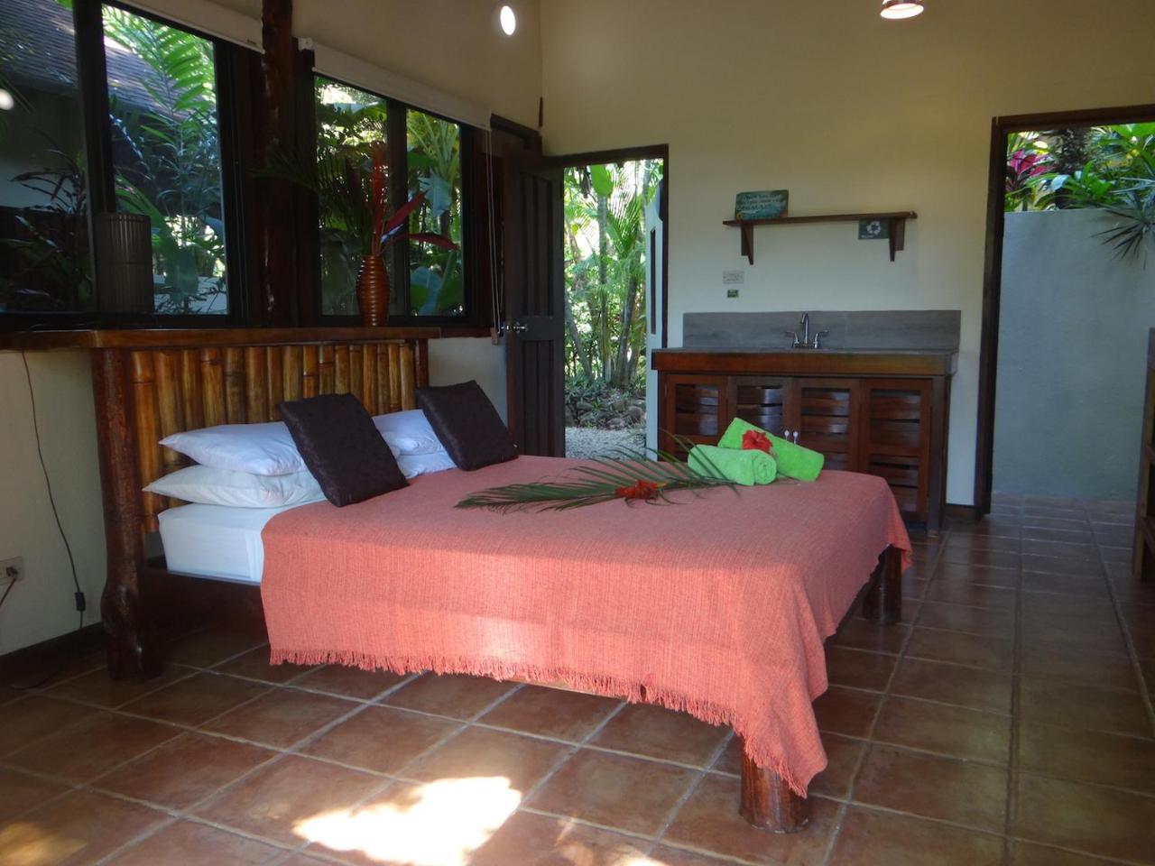 Funky Monkey Lodge Playa Santa Teresa  Екстер'єр фото