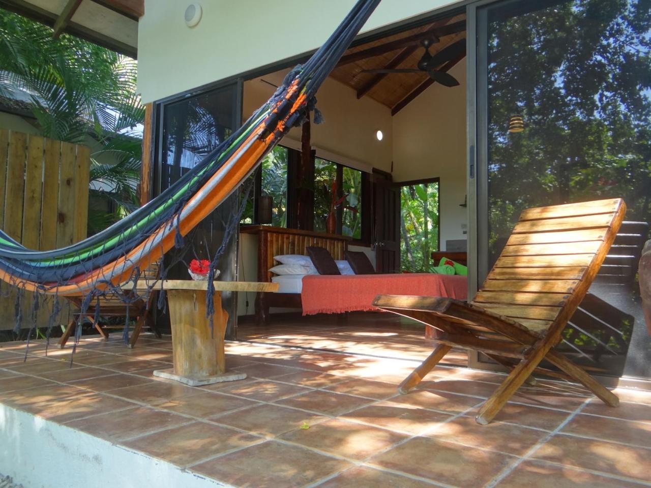 Funky Monkey Lodge Playa Santa Teresa  Екстер'єр фото